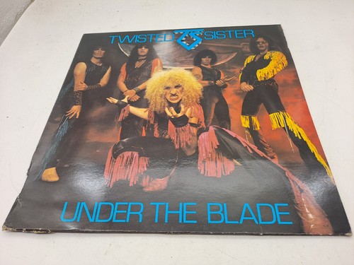 Twister sister under the blade - twister,