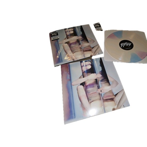 Poppy empty hands - poppy, w/